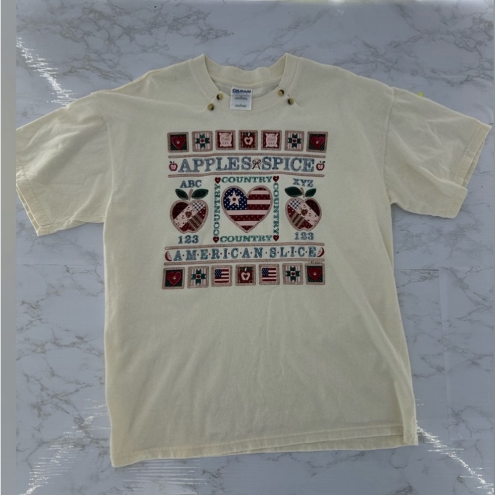 Vintage GILDAN Apple T Shirt / Red Apple Fruit Farm / Cartoon Graphic Print